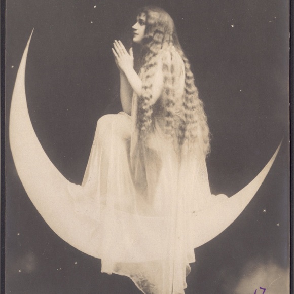 Meet your Posher, Kelsey - Picture 3 of 5